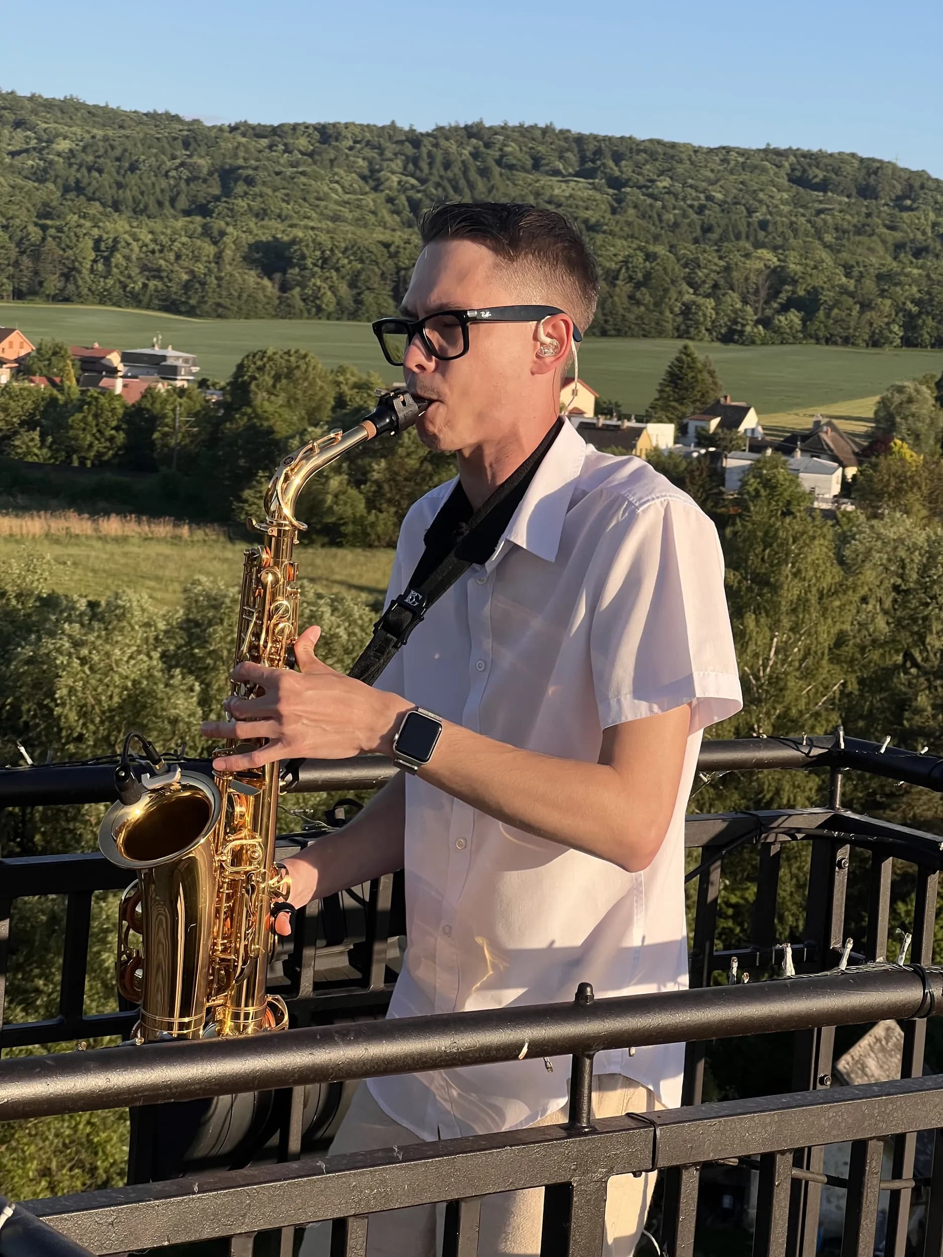 Kryštof Czyż z saksofonem